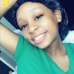 Meet your Posher, Andrea